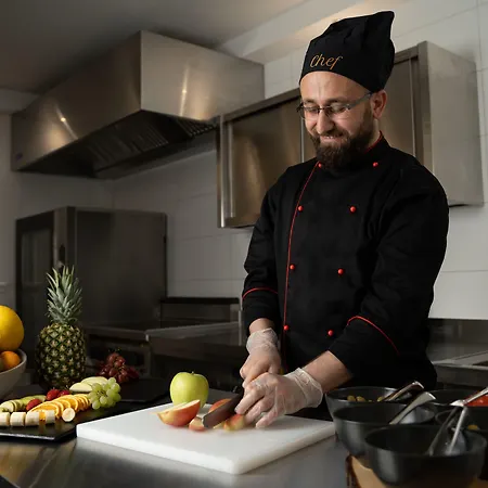 Unique Pearl 酒店 4*