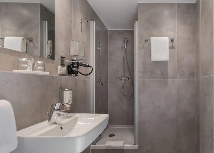 Hotell Unique Pearl 4*