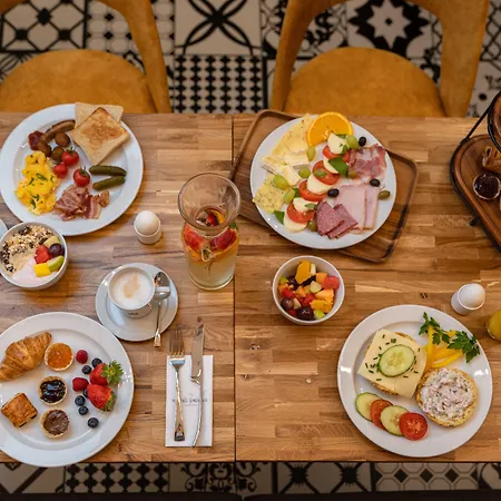 Unique Pearl Hotell 4*