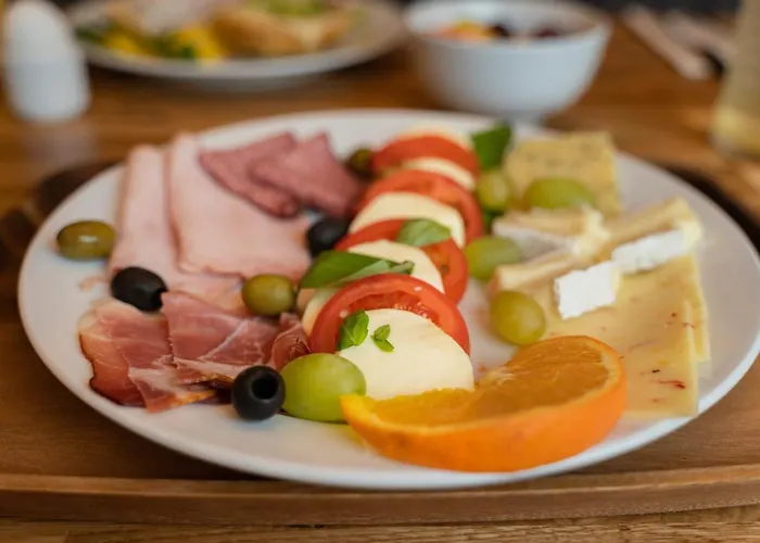 Unique Pearl Hotel 4*