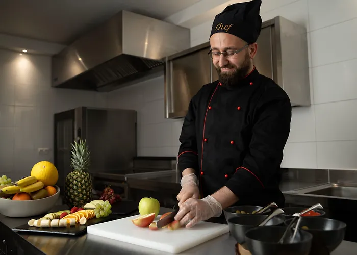 Unique Pearl Hotel 4*